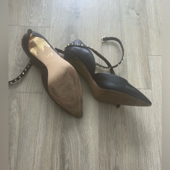 Jennifer Lopez Black Studded Strappy Heels - Picture 3 of 4